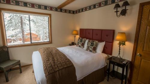 Фотография гостевого дома Your Roomy Northstar Retreat Awairs Home