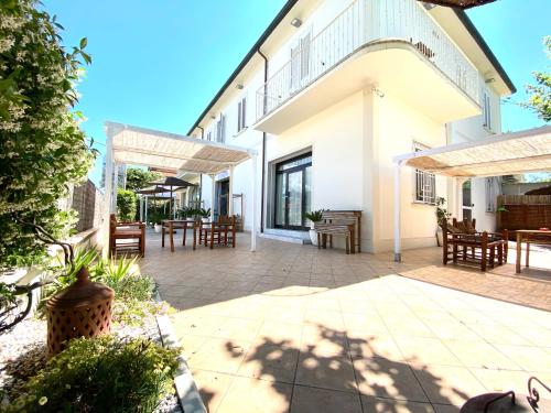 Фотографии гостиницы
Hotel La Perla