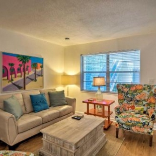 Фотография гостевого дома Naples Studio 1 Block to Beach and Restaurants!