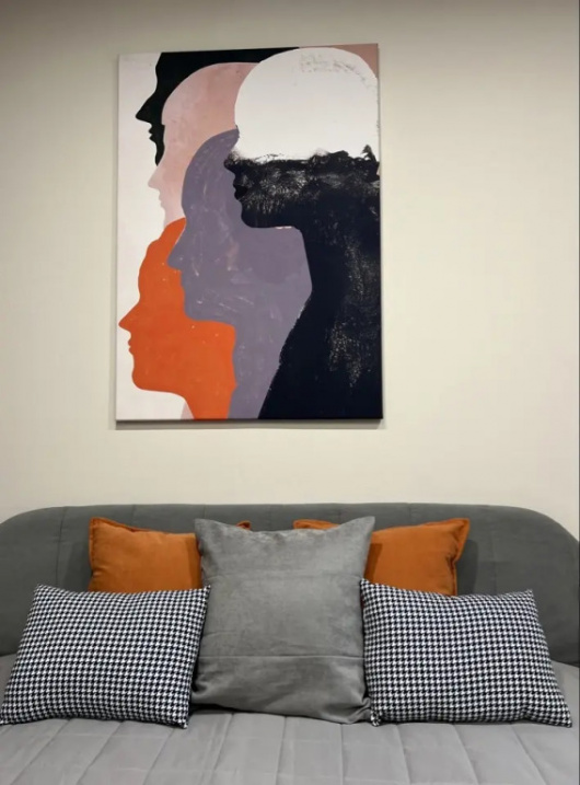 Фотографии квартиры 
            Апартаменты 4 оранжево-черные