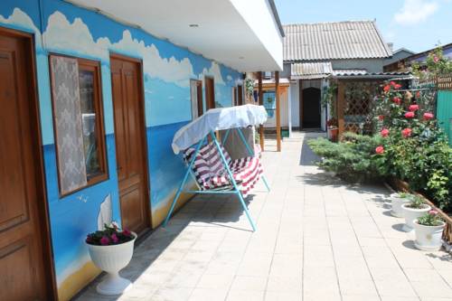 Фотографии гостевого дома
Зеленый дворик на Курганной