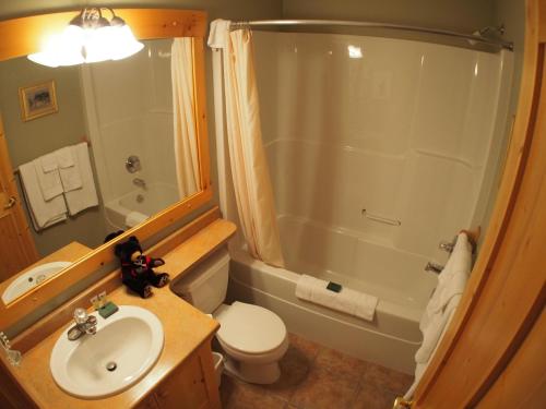 Фотография гостевого дома Crystal Forest #22 By Bear Country