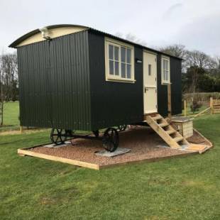 Фотографии гостевого дома
The Hawthorn Shepherds Hut