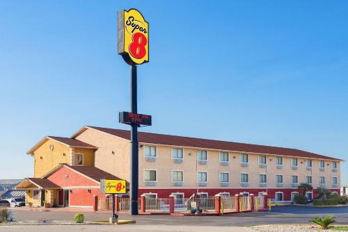 Фотография гостиницы Super 8 by Wyndham San Antonio/I-35 North