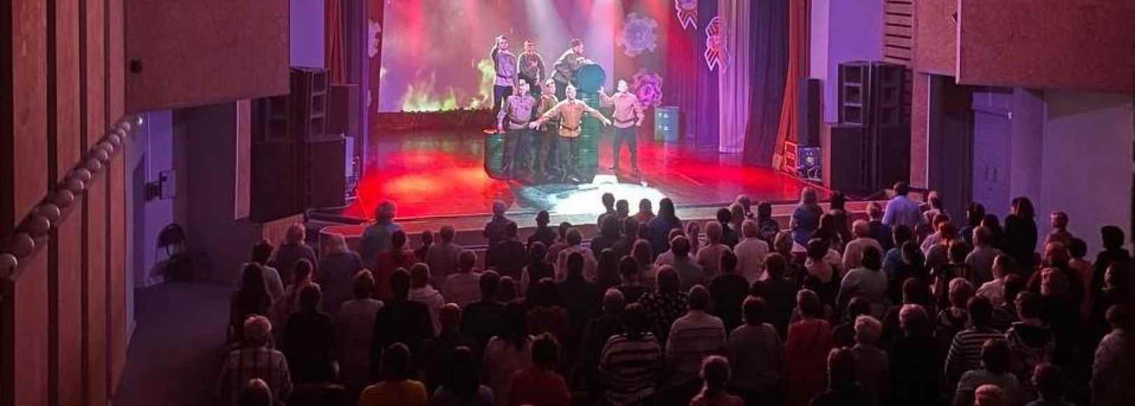 Фотография концертного зала Концертный зал Дворца культуры Визит 