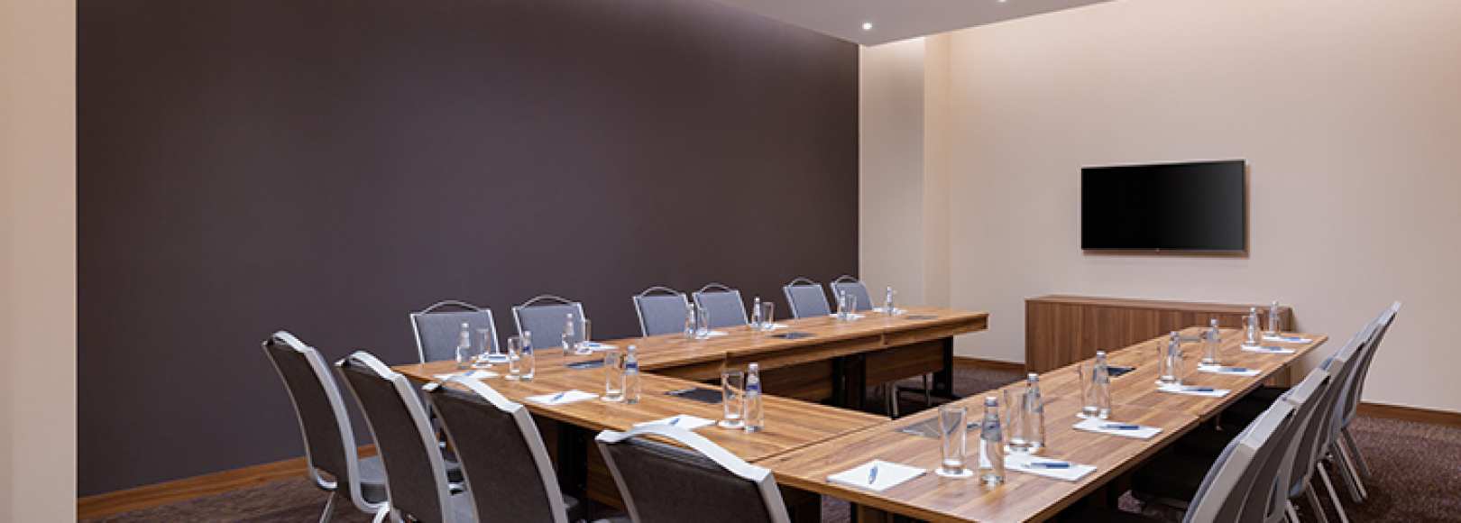Фотография комнаты для переговоров Рислинг