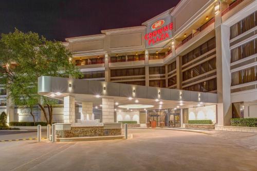 Фотография гостиницы Crowne Plaza Hotel Executive Center Baton Rouge, an IHG Hotel