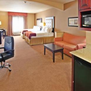 Фотографии гостиницы 
            Holiday Inn Express & Suites Van Buren-Fort Smith Area, an IHG Hotel