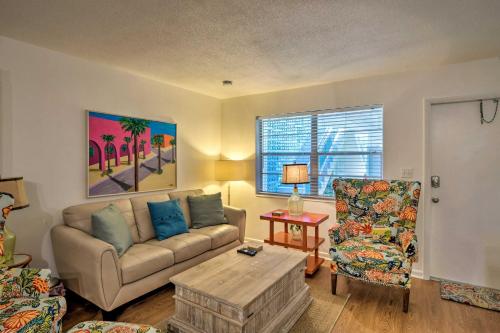 Фотография гостевого дома Naples Studio 1 Block to Beach and Restaurants!