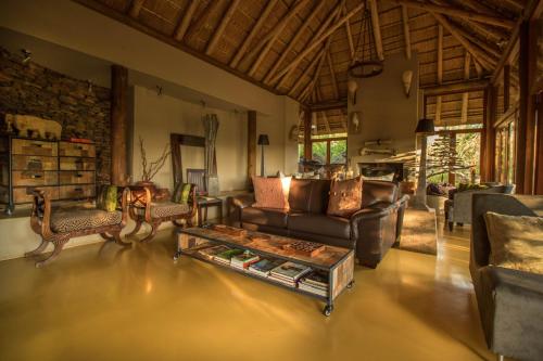 Фотографии гостиницы 
            Etali Safari Lodge