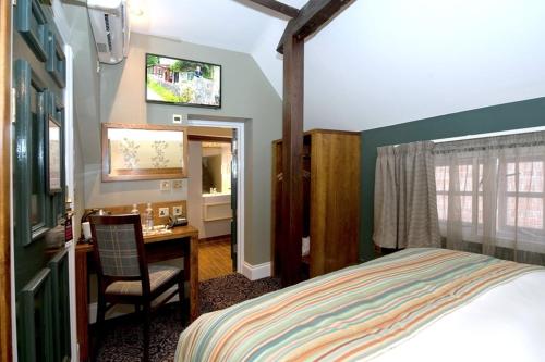 Фотография гостиницы The Hatchet Inn Wetherspoon