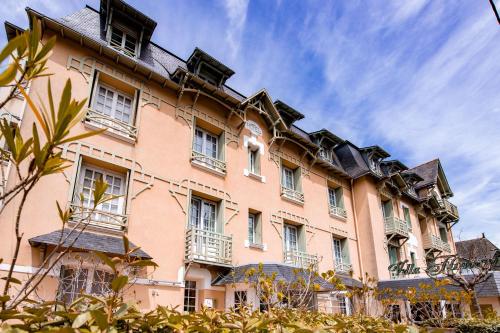 Фотографии гостиницы 
            Hôtel Villa Flornoy Pornichet Baie de la Baule