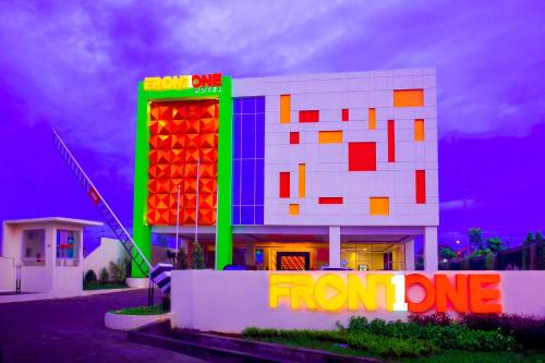 Фотография гостиницы Front One Hotel Purwodadi