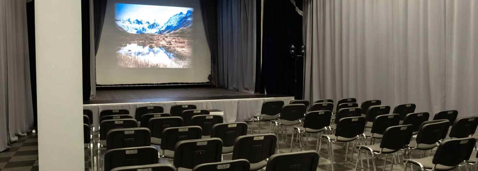 Фотография конференц-зала Дом с Колесом