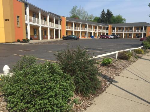 Фотографии мотеля
University Manor Inn