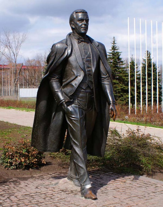 Фотографии памятника 
            Памятник Иосифу Кобзону