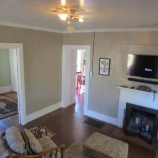 Фотографии гостевого дома 
            Historic Santa Rosa Cottage