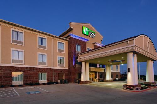 Фотография гостиницы Holiday Inn Express Hotel & Suites Cleburne, an IHG Hotel