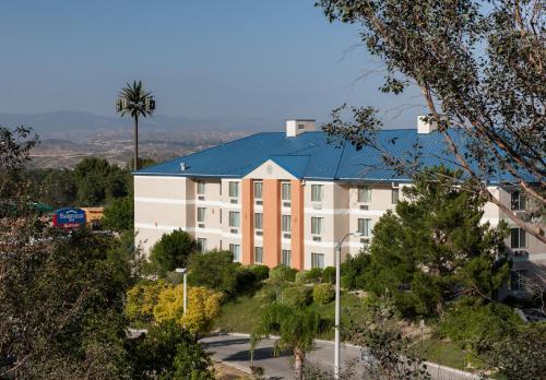 Фотография гостиницы Fairfield Inn by Marriott Santa Clarita Valencia