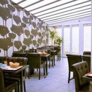 Фотографии гостиницы 
            Hipotel Lilas Gambetta