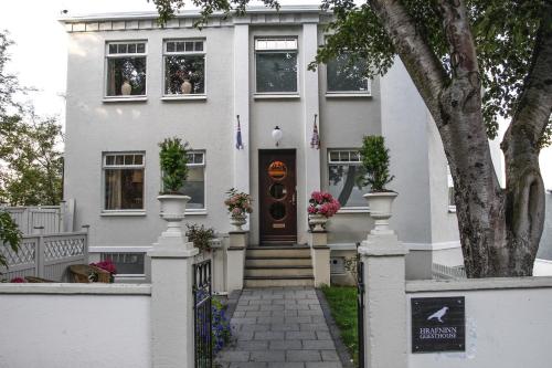 Фотографии гостевого дома
Hrafninn Guesthouse