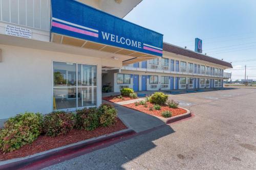 Фотография гостиницы Motel 6-Del Rio, TX