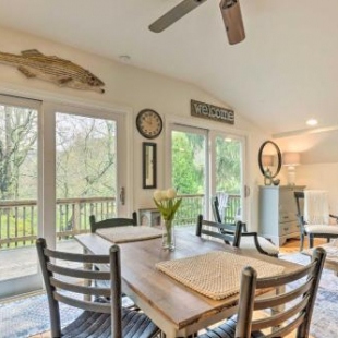 Фотография гостевого дома Modern Farmhouse Duplex by Stream, 4 Mi to Boone!