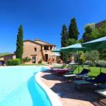 Фотография гостевого дома Pleasing Farmhouse in Montalcino with Swimming Pool