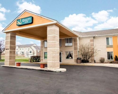 Фотография гостиницы Quality Inn Aurora-Naperville Area