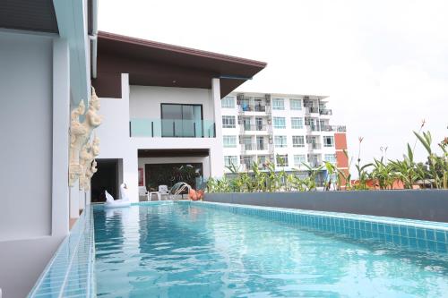 Фотография гостиницы The Thames Pool Access Resort & Villa - SHA Extra Plus