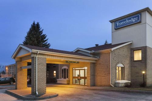 Фотография гостиницы Travelodge by Wyndham Brockville