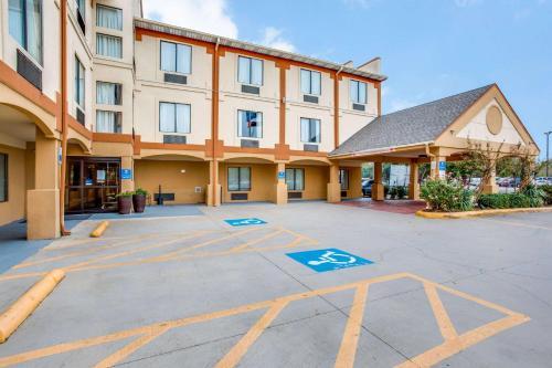 Фотография гостиницы Comfort Inn & Suites Love Field – Dallas Market Center