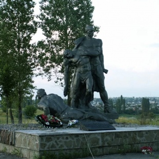 Фотография Памятник Узникам ДУЛАГ-125