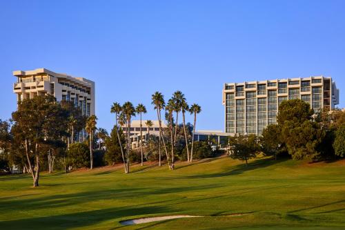 Фотография гостиницы Newport Beach Marriott Hotel & Spa