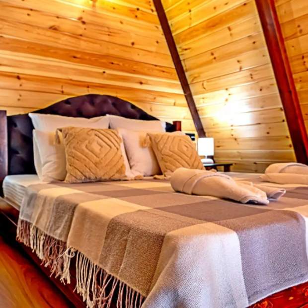 Фотографии Коттеджа 
            Коттедж Двухуровневый с Терассой в Терсколе от Квартирукинг