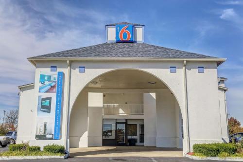 Фотография гостиницы Motel 6-Dickson, TN