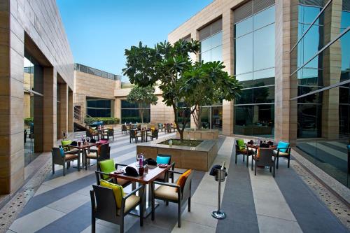 Фотография гостиницы Courtyard by Marriott Gurugram Downtown