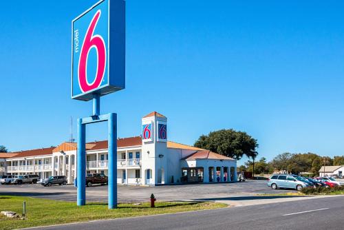 Фотография гостиницы Motel 6-Round Rock, TX
