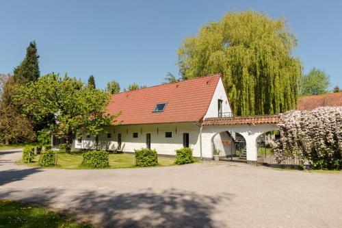 Фотография гостиницы La Ferme Blanche, The Originals Relais (Relais du Silence)