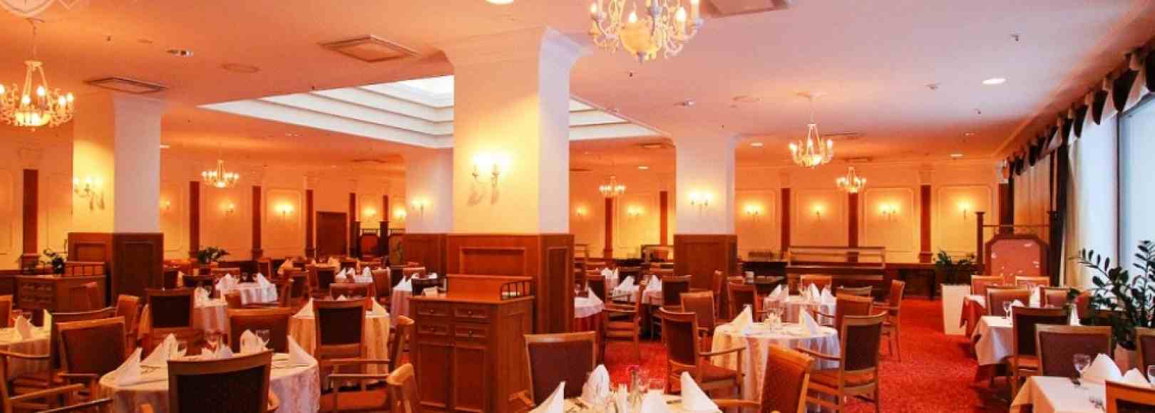 Фотография банкетного зала Времена года