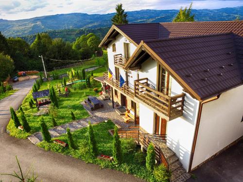 Фотография гостевого дома Alpina Deluxe