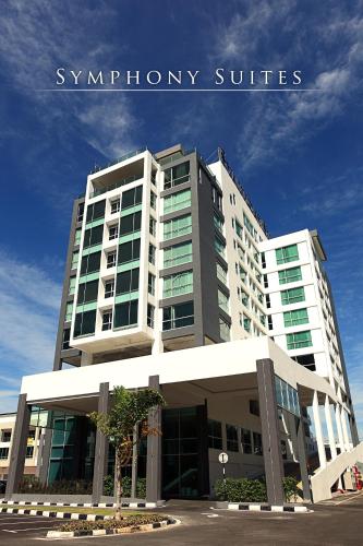 Фотография гостиницы Symphony Suites Hotel