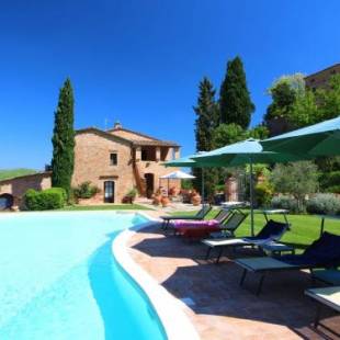 Фотографии гостевого дома
Pleasing Farmhouse in Montalcino with Swimming Pool