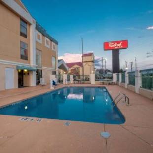 Фотографии мини отеля
Red Roof Inn & Suites Newnan