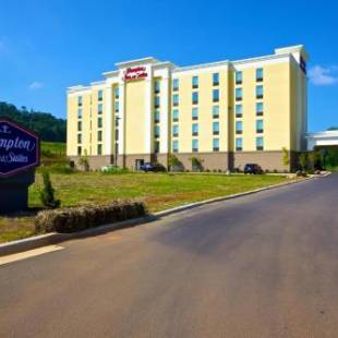 Фотографии гостиницы 
            Hampton Inn and Suites Adairsville/Calhoun Area