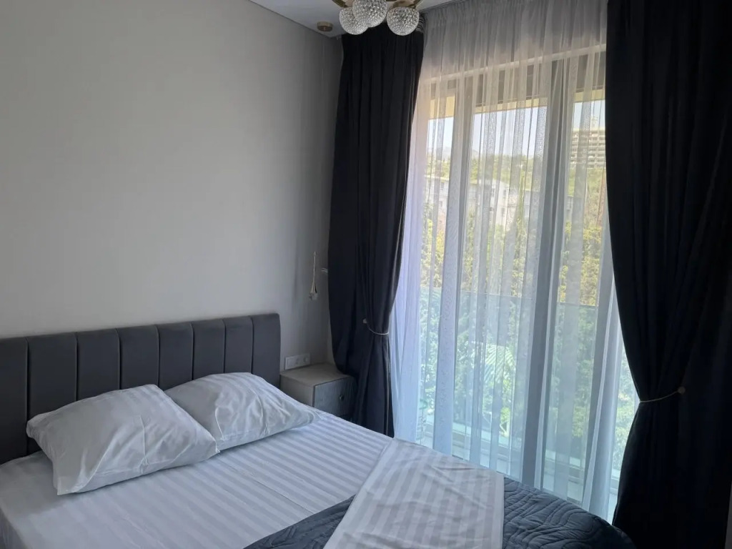 Фотография квартиры Апартаменты Скай Плаза с видом на Массандровский парк