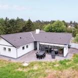 Фотография гостевого дома Four-Bedroom Holiday home in Blåvand 40
