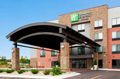 Фотография гостиницы Holiday Inn Express and Suites Rochester West-Medical Center, an IHG Hotel