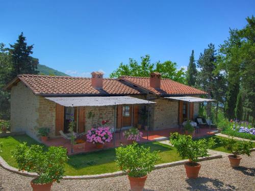 Фотография гостевого дома Spacious Countryside Cottage surrounded by vineyards