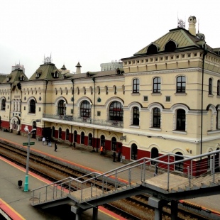 Фотография транспортного узла Железнодорожный вокзал Владивостока